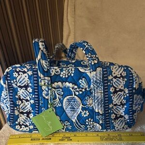 Vera Bradley 100 handbag blue lagoon Blue and White Floral
